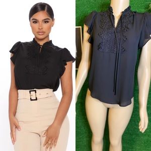 Fashion Nova: Black Blouse Size Small